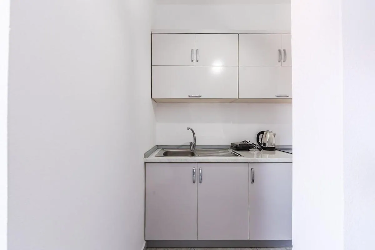 Peaceful Studio With Views Golem Golem (Tirana)